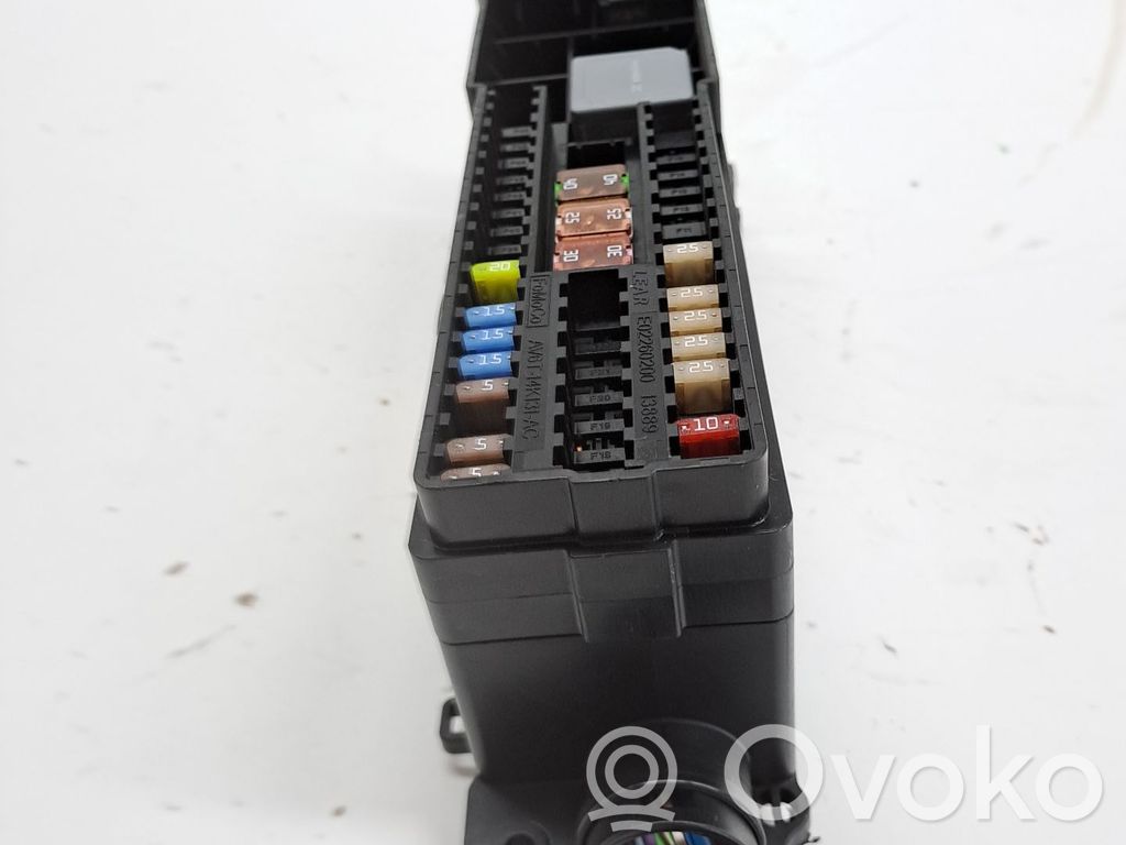 Módulo de fusible   E02260200,AV6T14K131AC