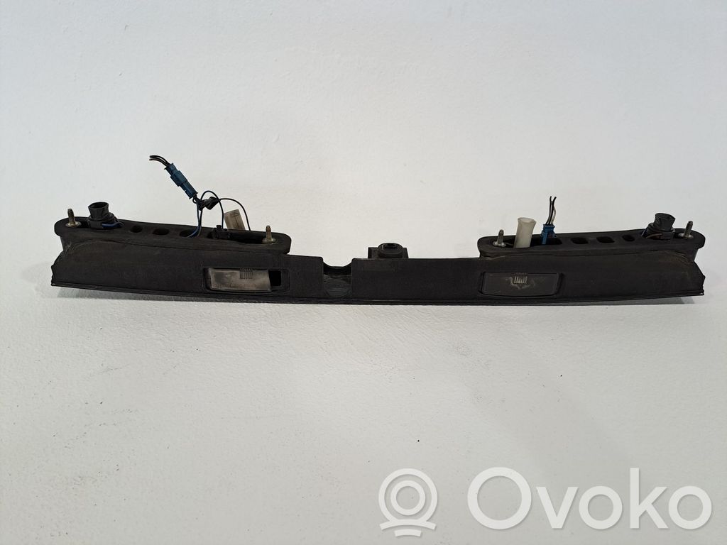 BMW 7 E65 E66 Lampa oświetlenia tylnej tablicy rejestracyjnej 