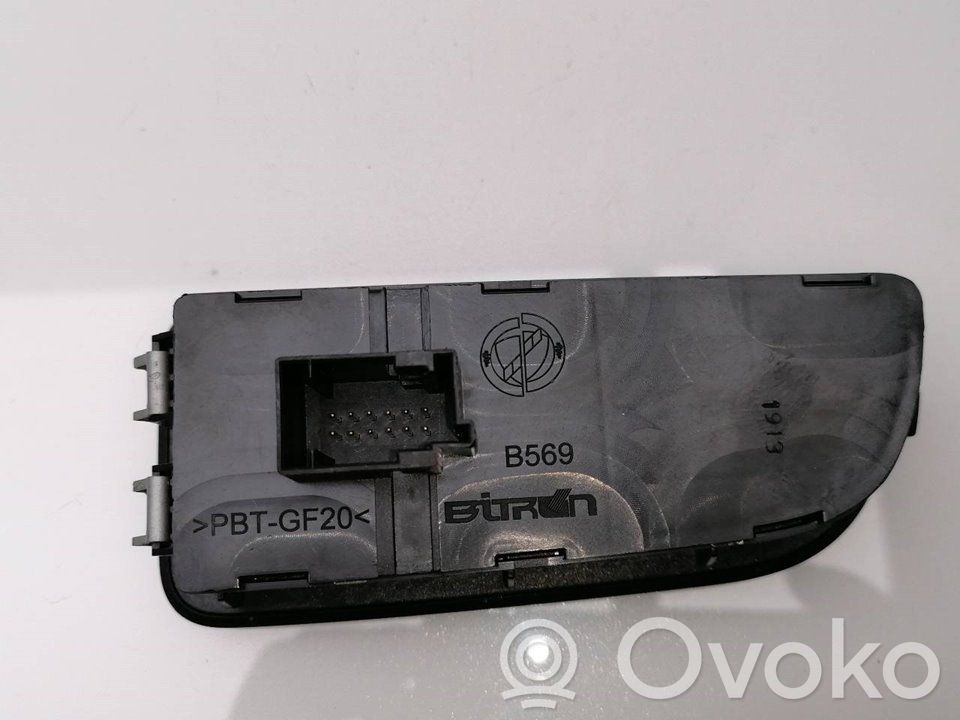 Fiat Fiorino Butoane/comutatoare pe volan 