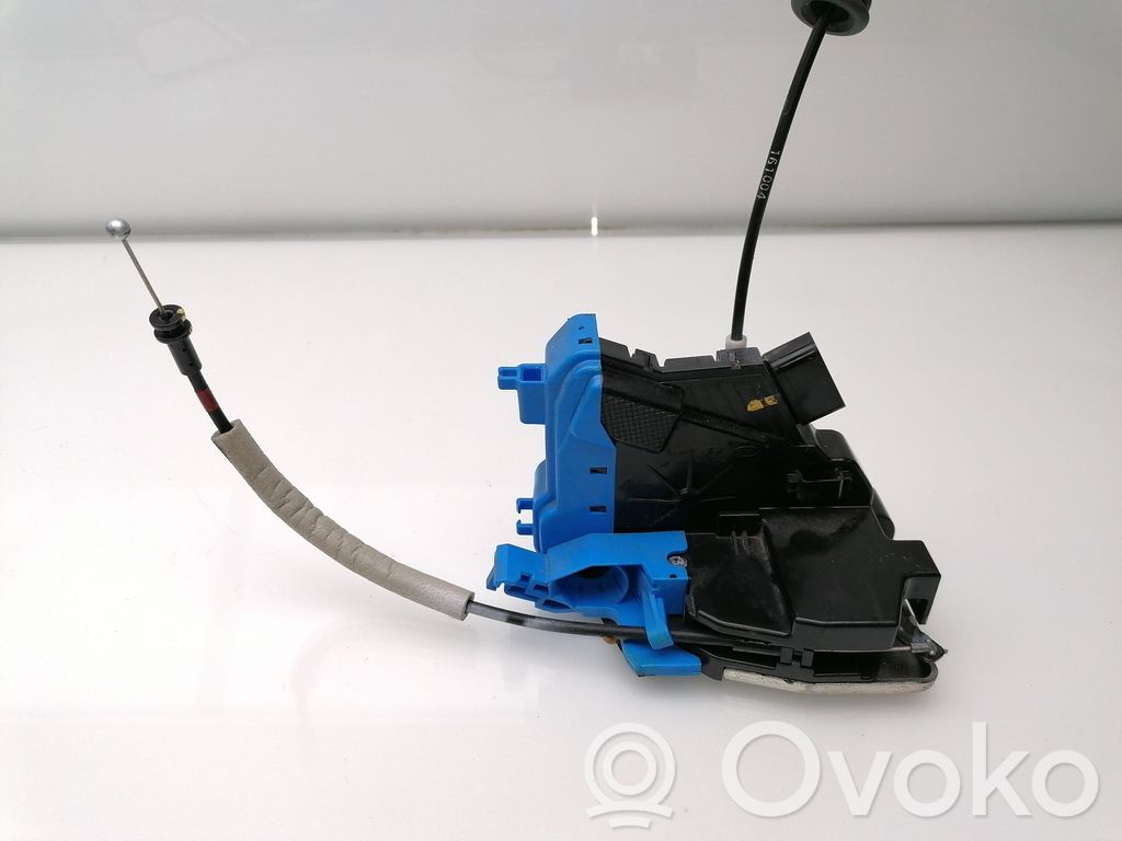 Rear door lock   81420A2300