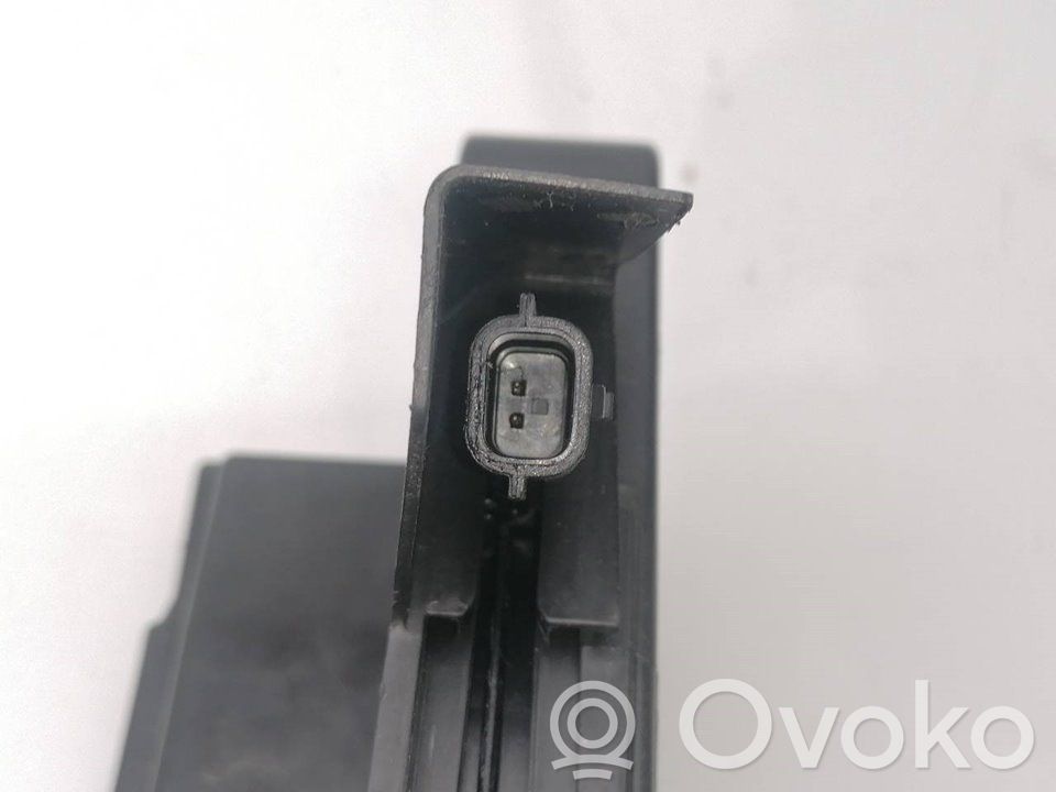 Takaoven lukko   825022281R