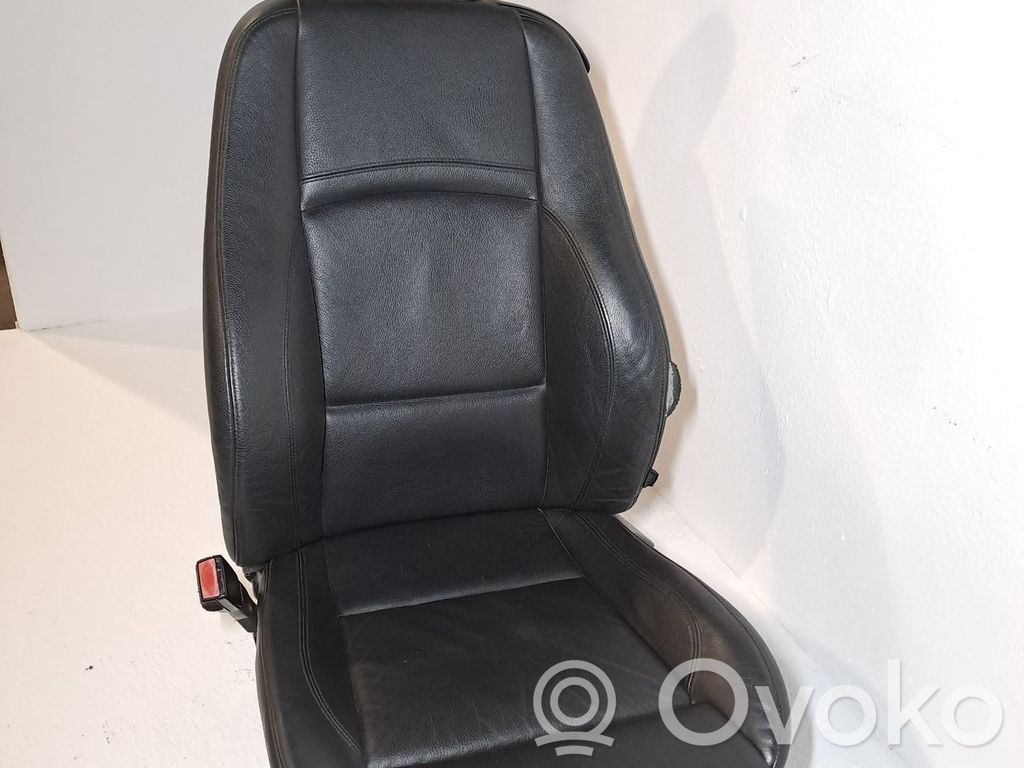 Front driver seat   52107139031