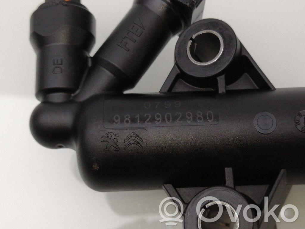 Kytkimen irrotuksen apusylinteri   9812902980
