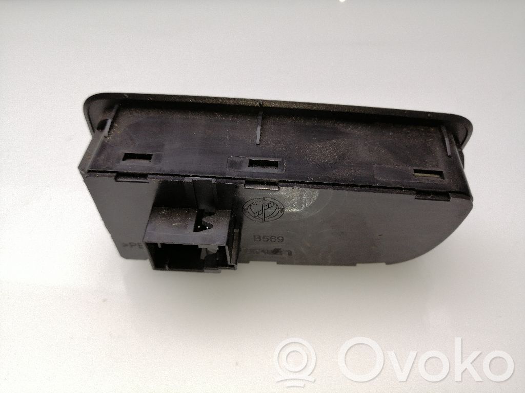 Fiat Fiorino Butoane/comutatoare pe volan 