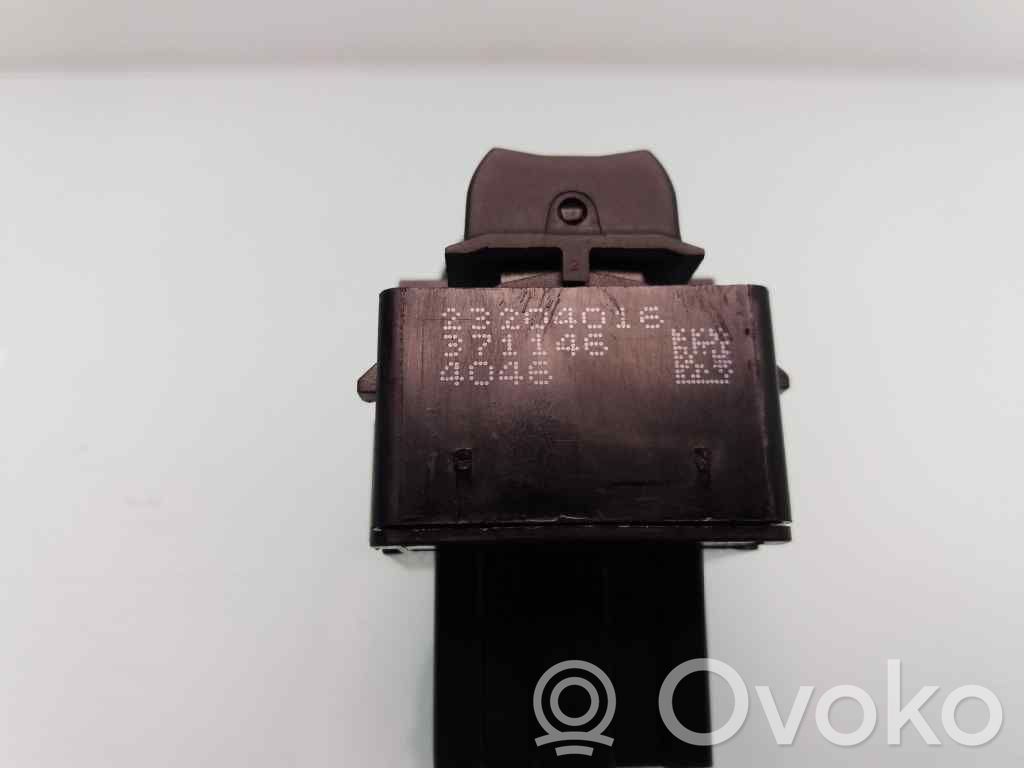 Wing mirror switch   23204016