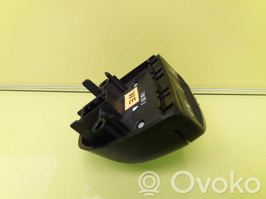 Boutons / interrupteurs volant   96453381