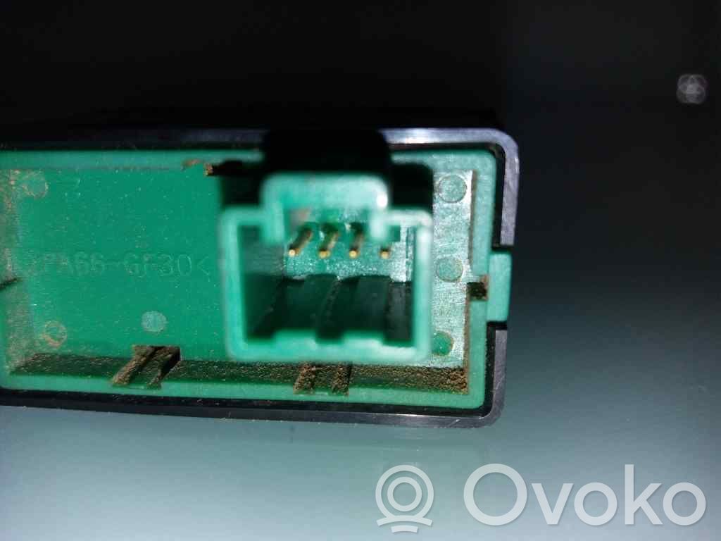 Nissan NP300 Interruptor de luz 