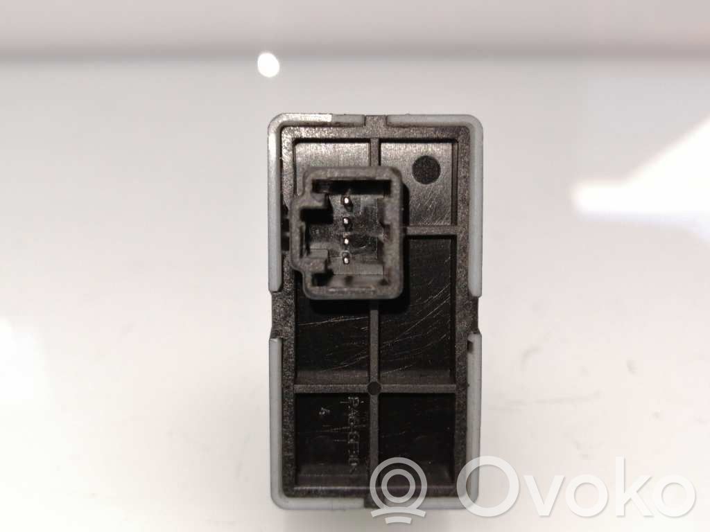 Nissan Qashqai+2 Interruptor de luz 
