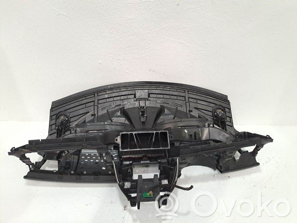 Dashboard   8211NQ