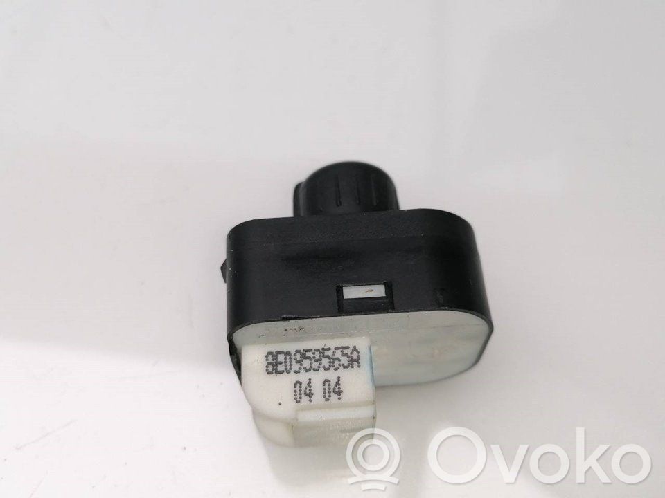 Sivupeilin kytkin   8E0959565A