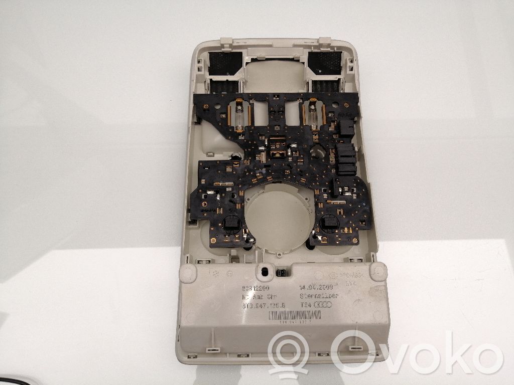 Audi A4 S4 B6 8E 8H Rivestimento della console di illuminazione installata sul rivestimento del tetto 