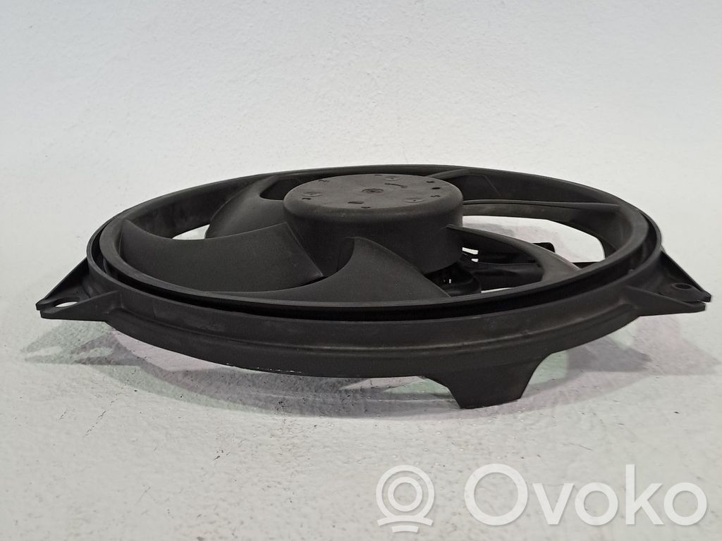 Tila-auton jääkaappi   1253A9