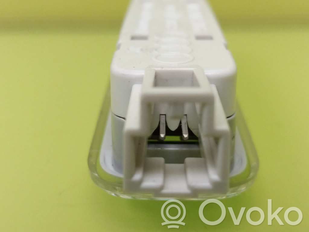 Audi A4 S4 B6 8E 8H Consola de luz del techo 