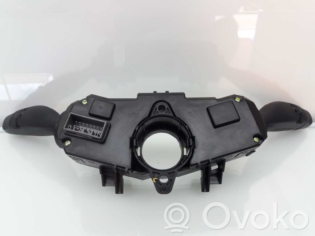 Hyundai i30 Interruptores/botones de la columna de dirección 