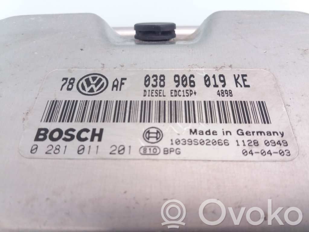 Volkswagen PASSAT B5 Unitate control motor/modul ECU 