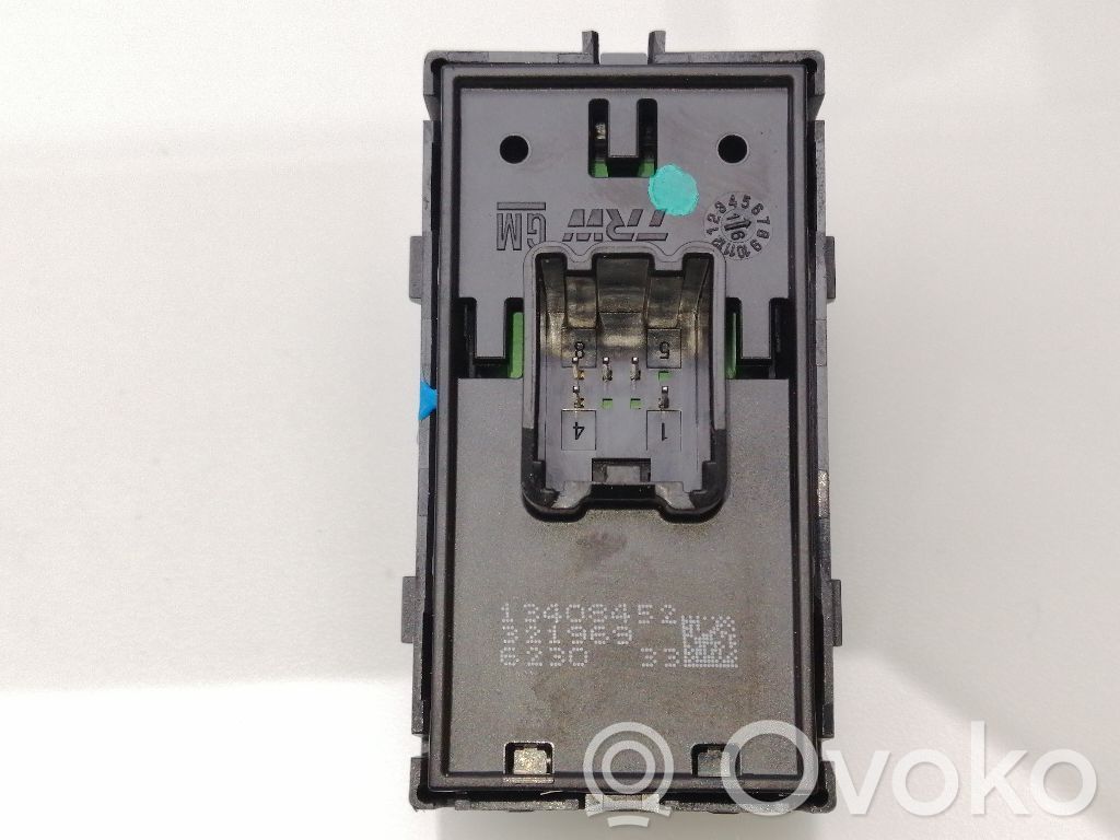 Electric window control switch   13408452
