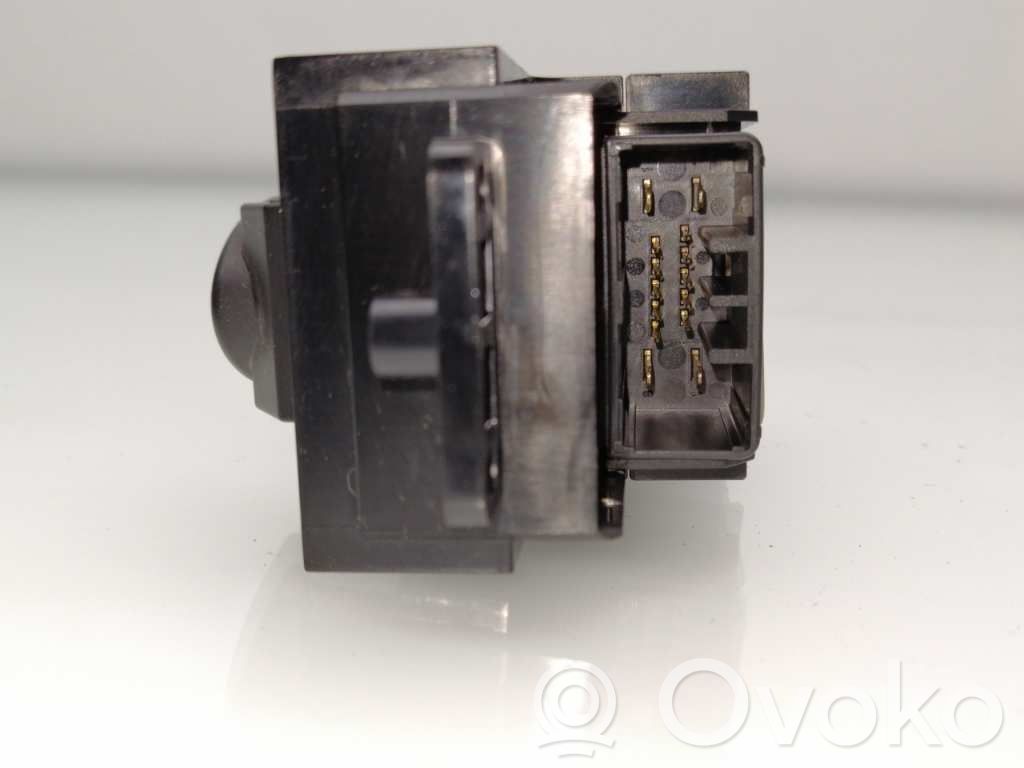 Interrupteur commade lève-vitre   83590SMG010UHS