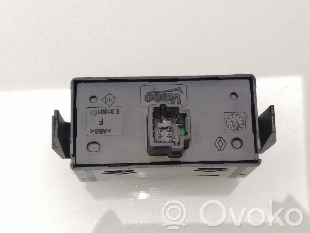 Botón interruptor de luz de peligro   252100502RA