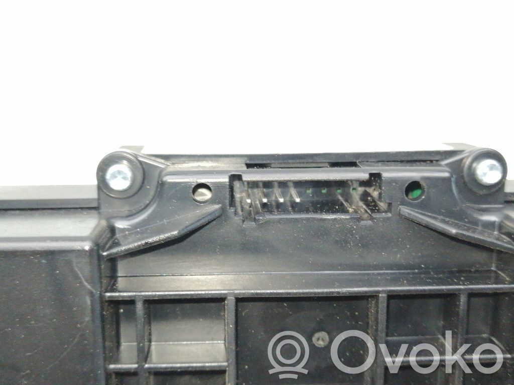 Mercedes-Benz Sprinter W907 W910 Pulsanti/interruttori sul volante