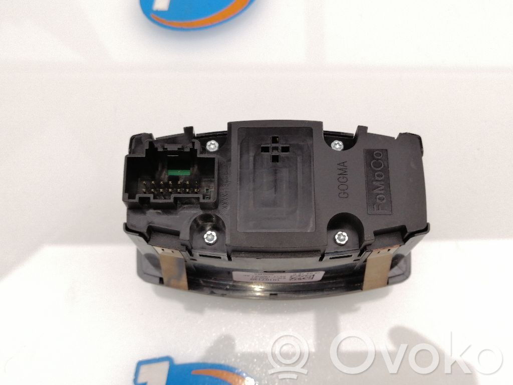 Light switch   AV1T13D061AC,10107130