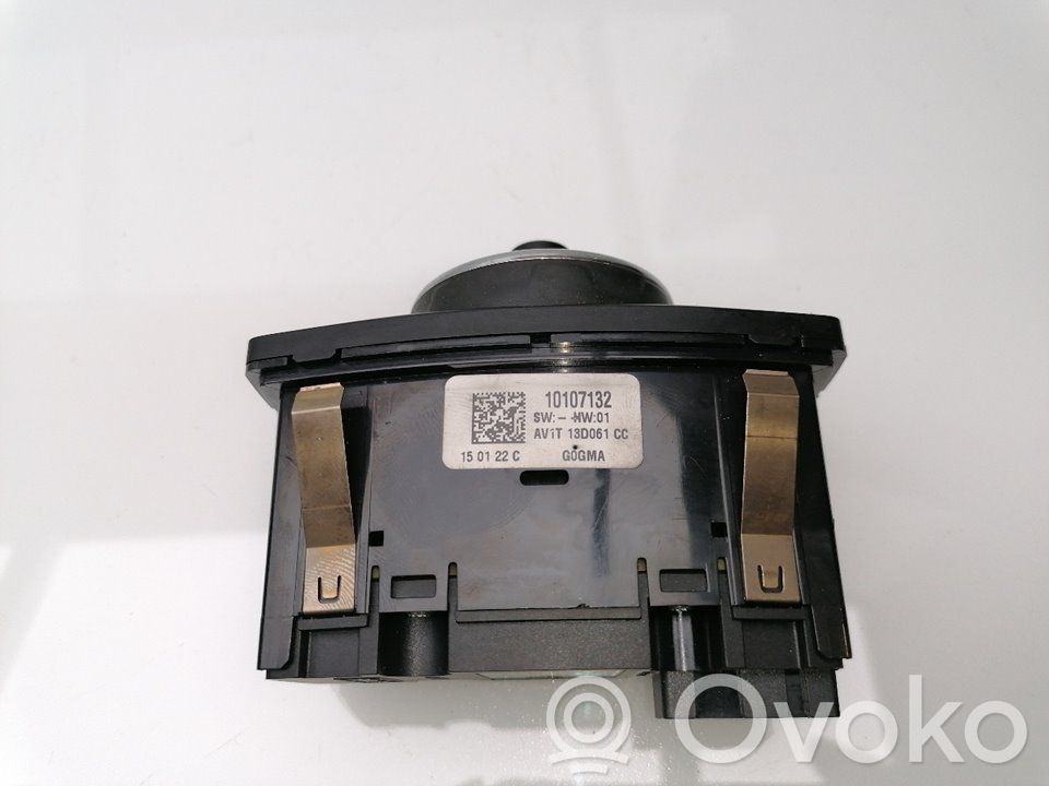 Comutator lumini   AV1T13D061CC