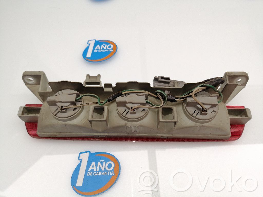 Toyota Land Cruiser (J100) Troisième feu stop