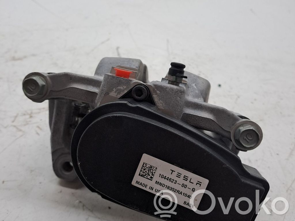 Caliper del freno trasero   104462300G