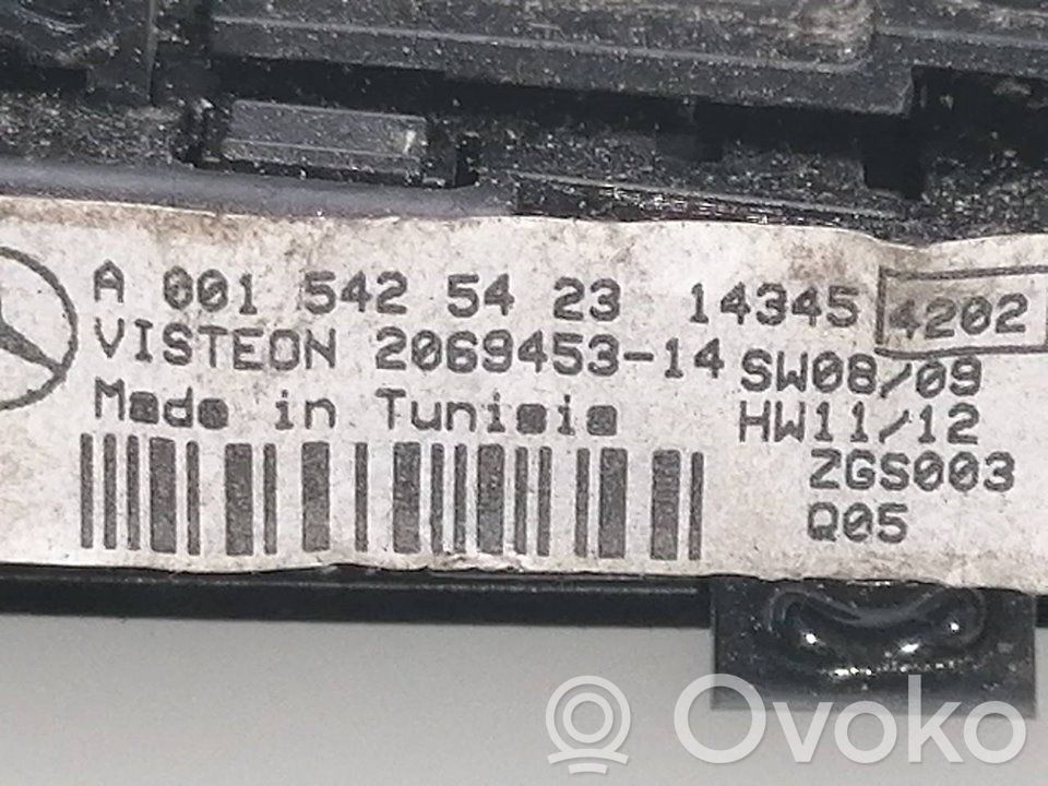 Mercedes-Benz C AMG W204 HUD-näyttö