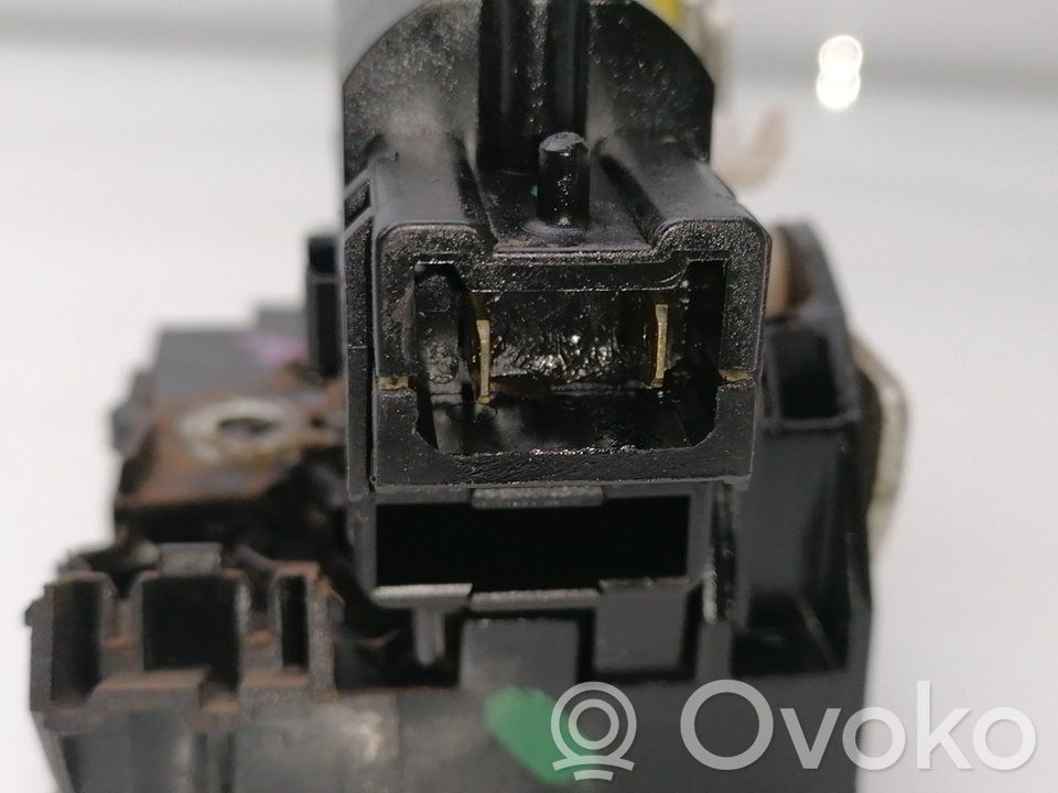 Rear door lock   825031894R