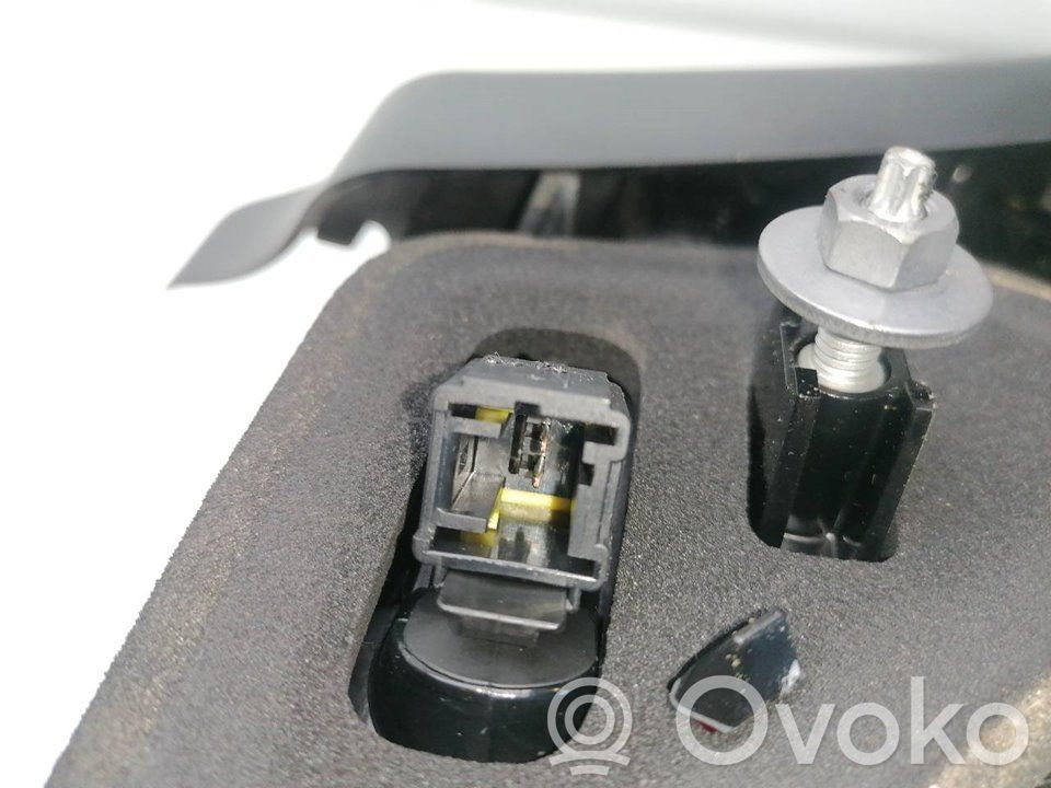 Peugeot 2008 I Takavalon polttimo 