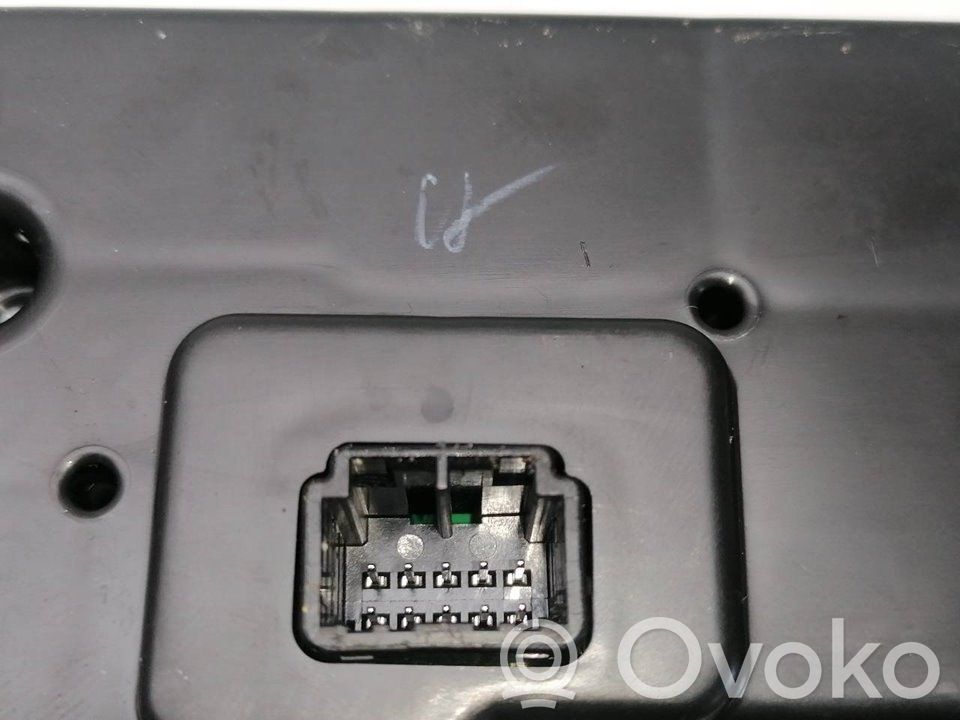 Panel klimatyzacji   275102210R