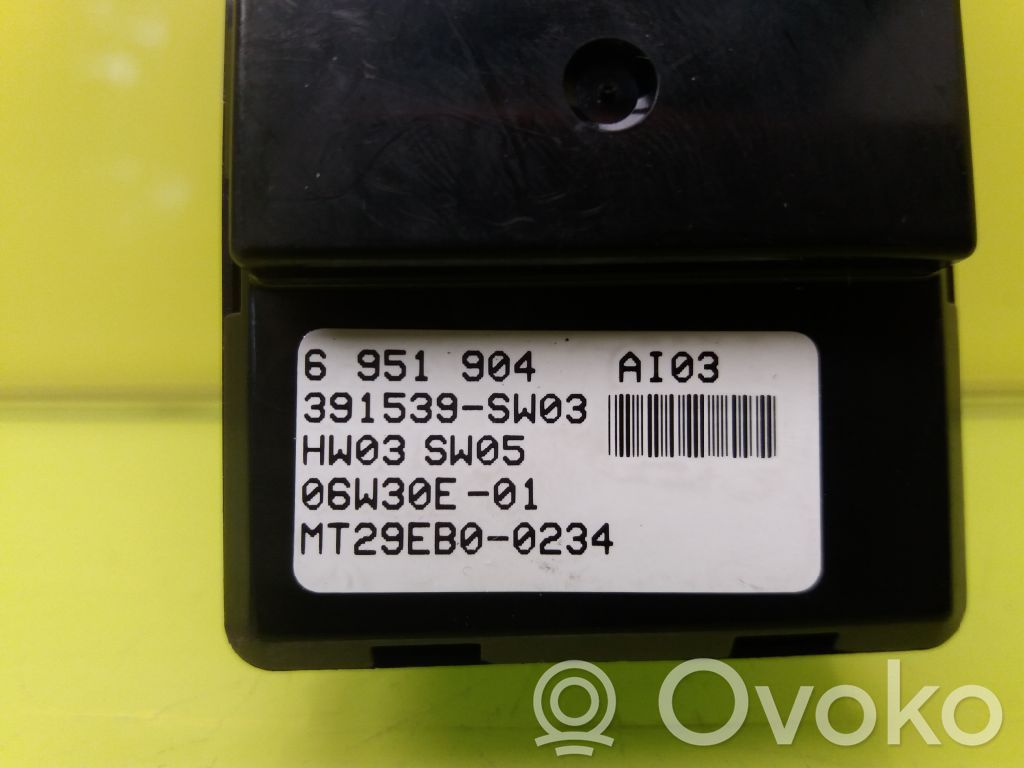 Electric window control switch   6951904
