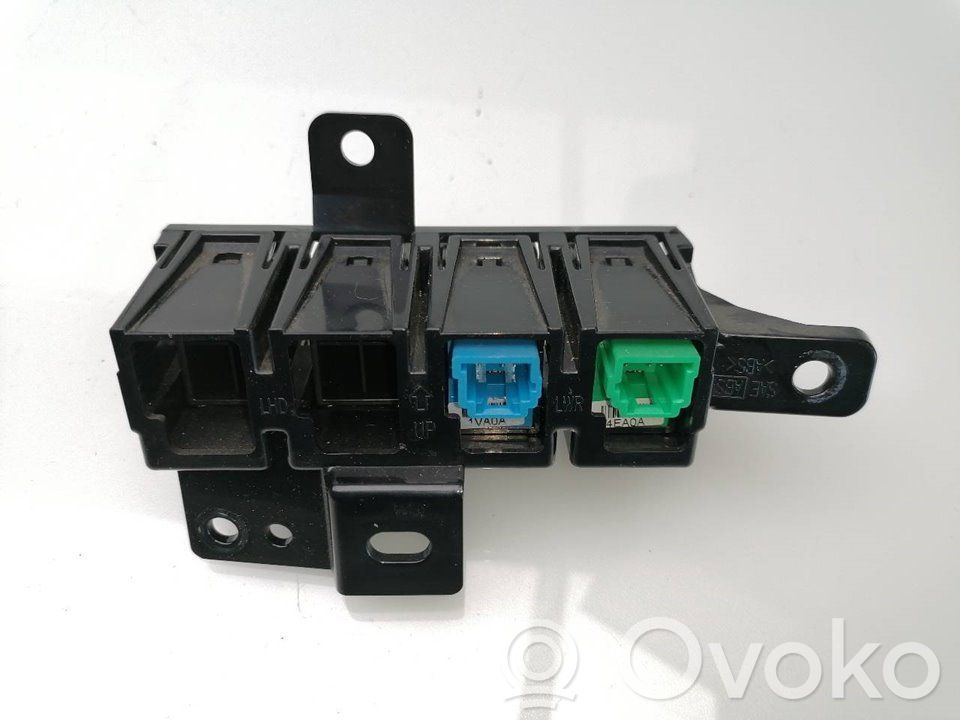 Nissan Qashqai+2 Boutons / interrupteurs volant