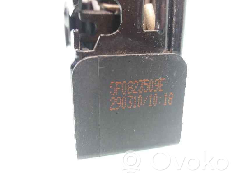 Seat Altea Tie down hook / loop 