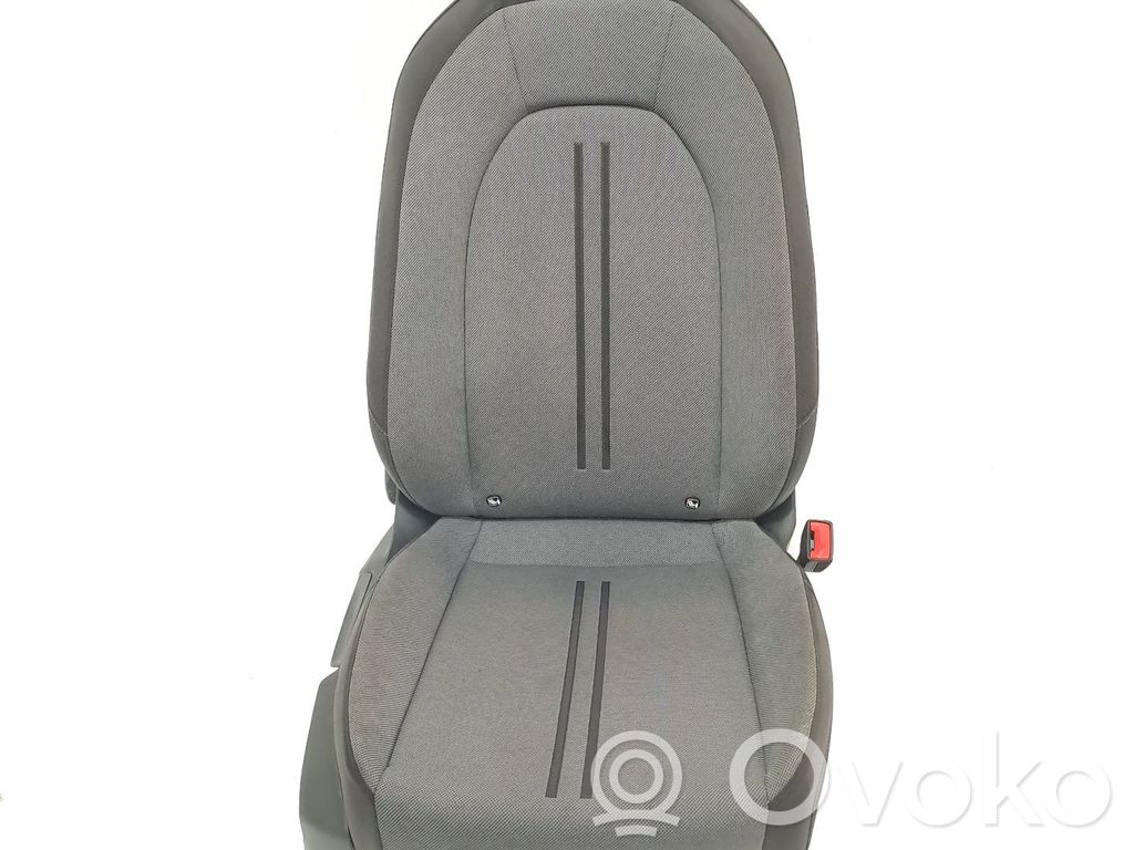 Etumatkustajan istuin   5WA881105D