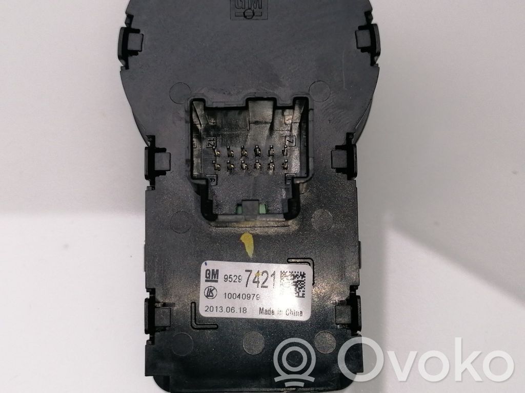 Chevrolet Trax Light switch 