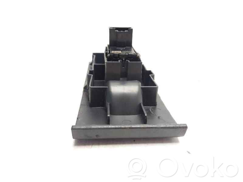 Electric window control switch   5JA867171B,A21113,A21113