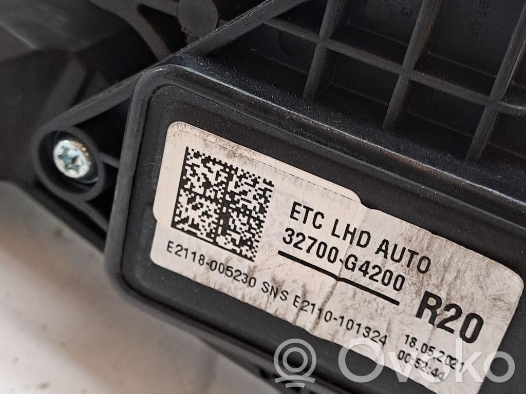 Gaspedal   32700G4200