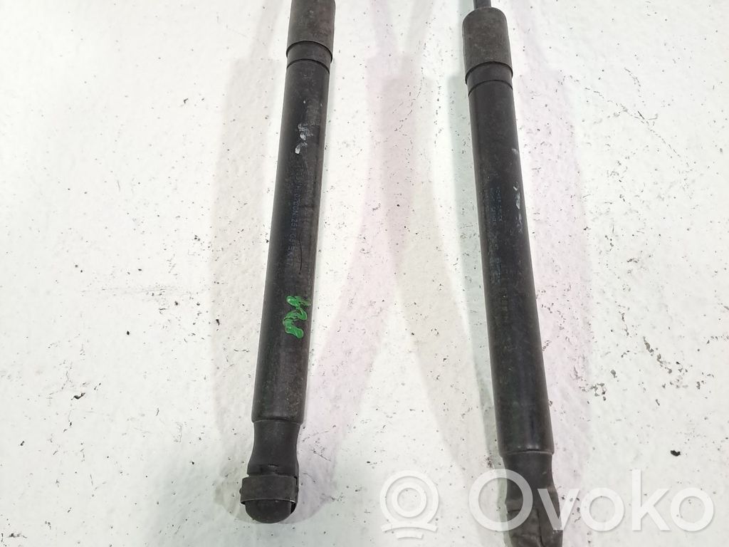 Tailgate/trunk/boot lid buffer   8E5827552J