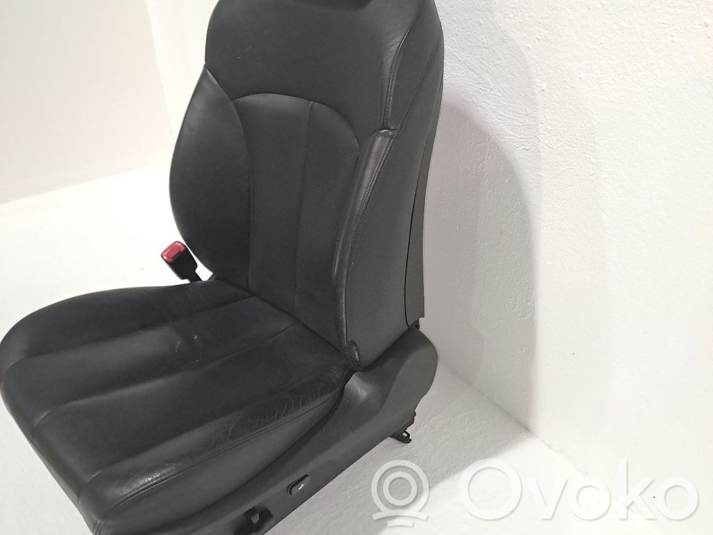 Kuljettajan istuin   64100AJ070
