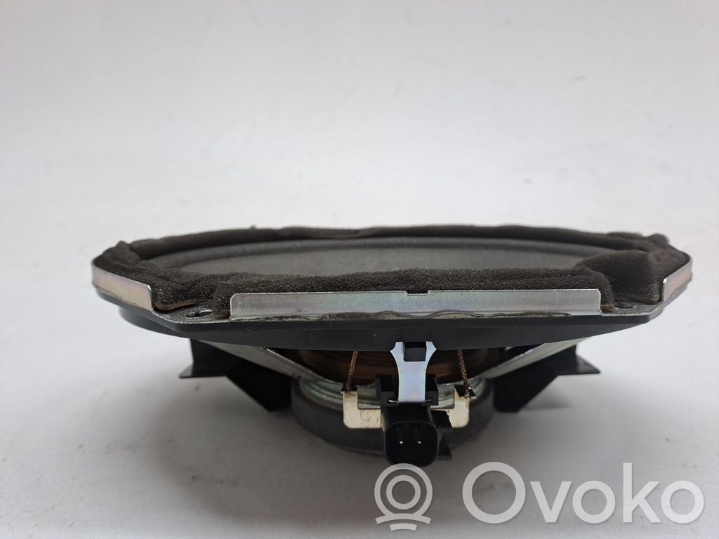 Altavoz de la puerta delantera   GJ6A66960