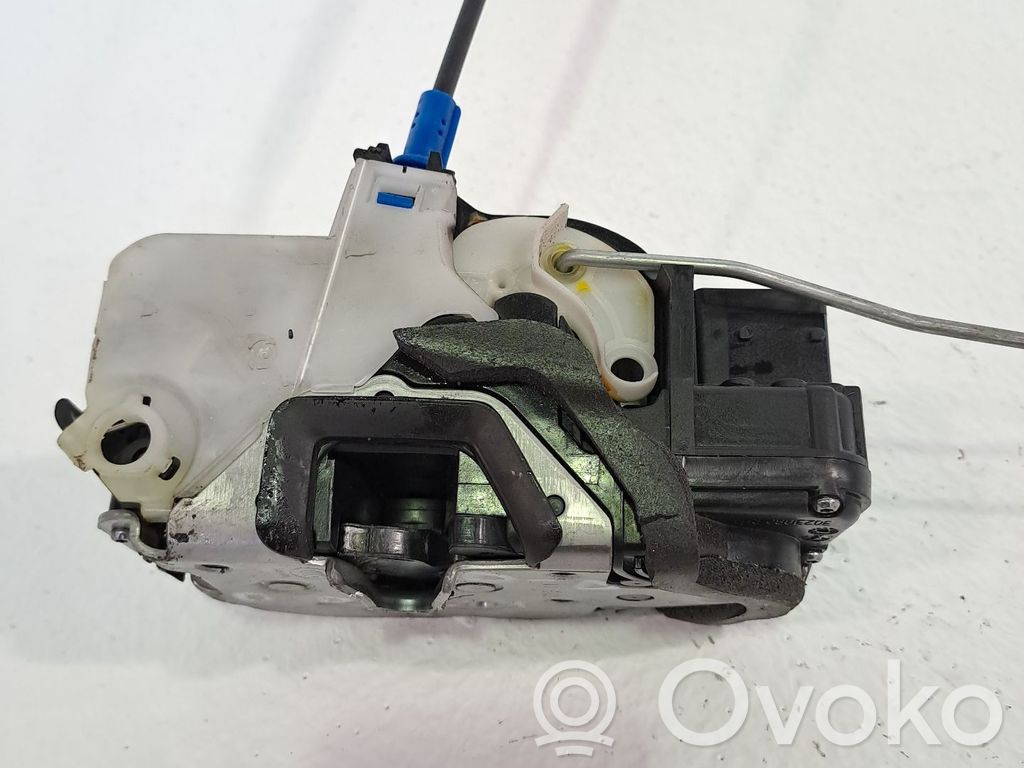 Opel Astra J Priekinė durų spyna 