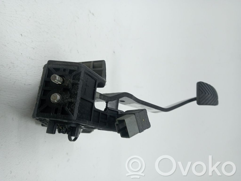 Pedal de freno   328001H100