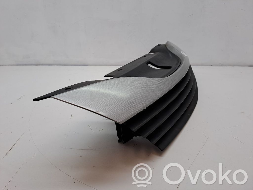Grilă față   8200390126