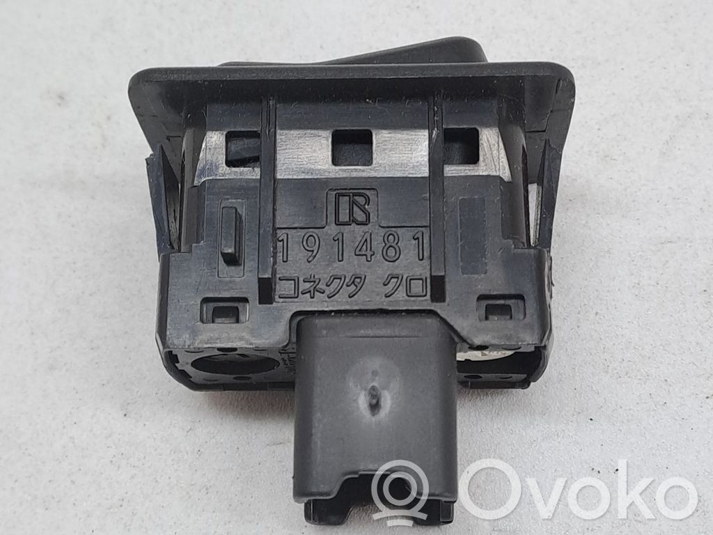 Unidad de control/módulo de carrocería central   GJ6E6642002