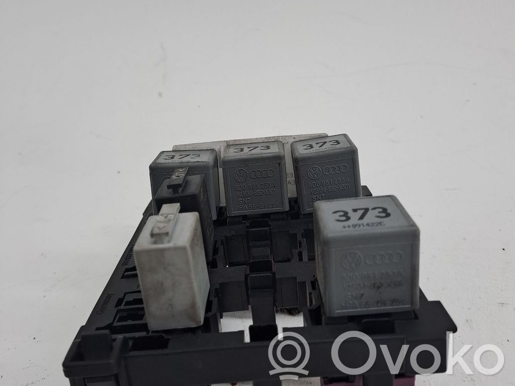 Sicherungskasten   1T1937503A