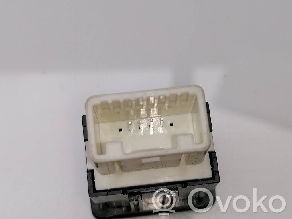 Muut kytkimet/nupit/vaihtimet   8610A233