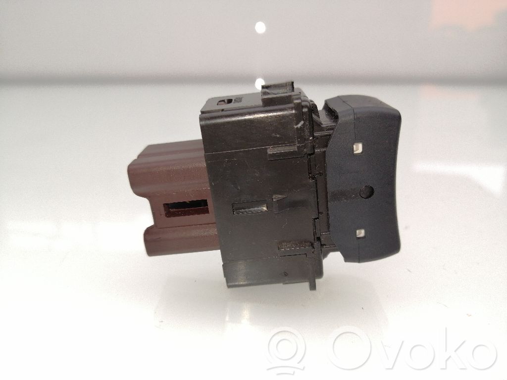 Other switches/knobs/shifts   83245AJ000