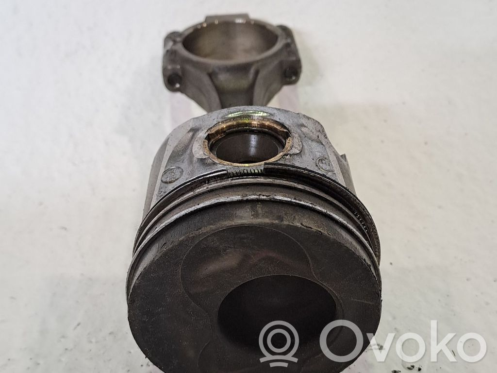 Piston   038105401G,038107065GA