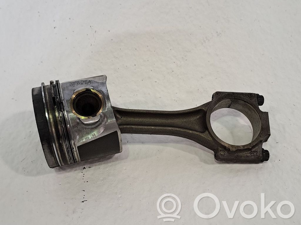 Volkswagen Golf V Piston 